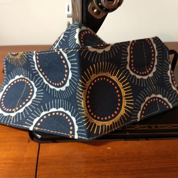 Specialty cotton print face masks - Picture 8 of 10